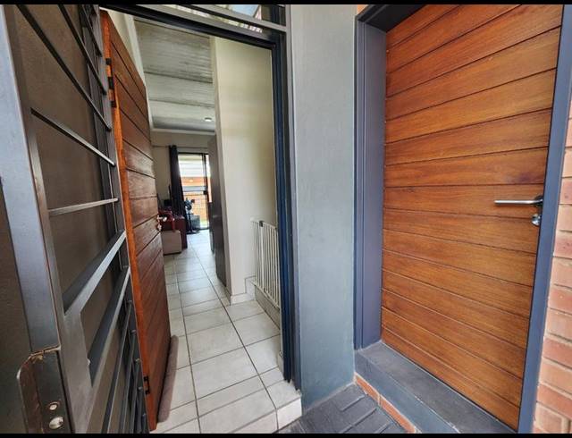 2 BEDROOM TOWNHOUSE FOR SALE IN MONTANA